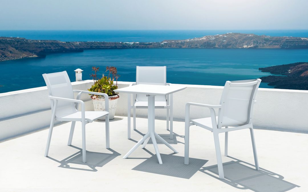 A Guide to Choosing the Perfect Outdoor Table and Chairs Set